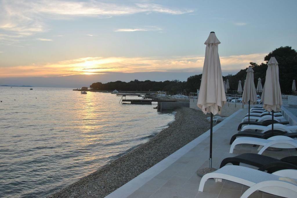 Apartment Sara With Seaview Petrčane Dış mekan fotoğraf