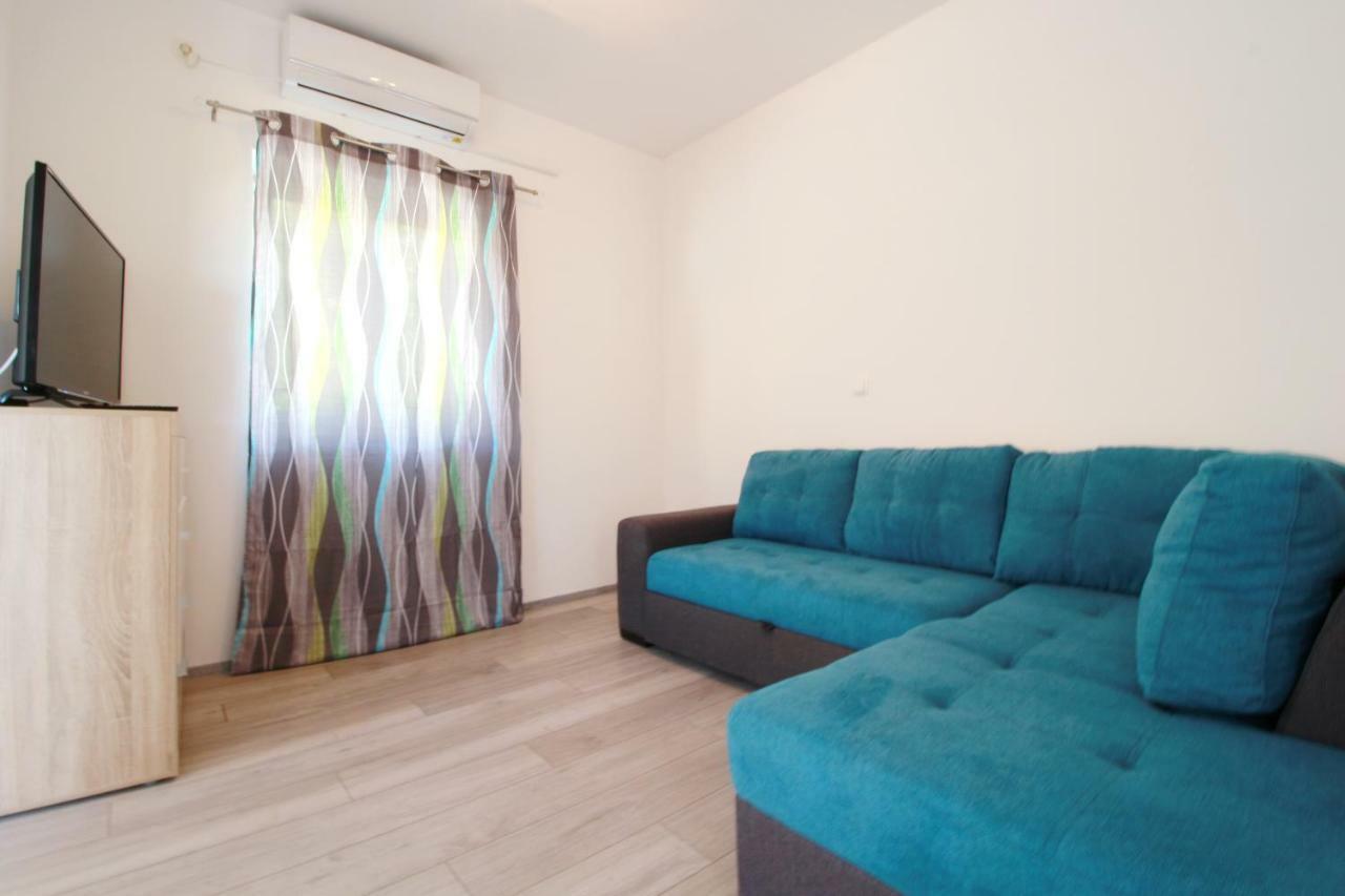 Apartment Sara With Seaview Petrčane Dış mekan fotoğraf