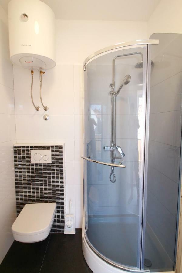 Apartment Sara With Seaview Petrčane Dış mekan fotoğraf