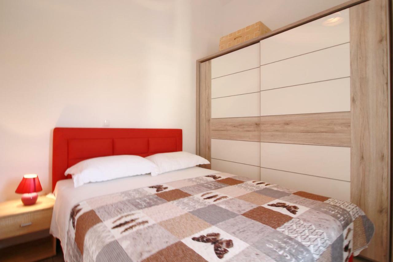 Apartment Sara With Seaview Petrčane Dış mekan fotoğraf