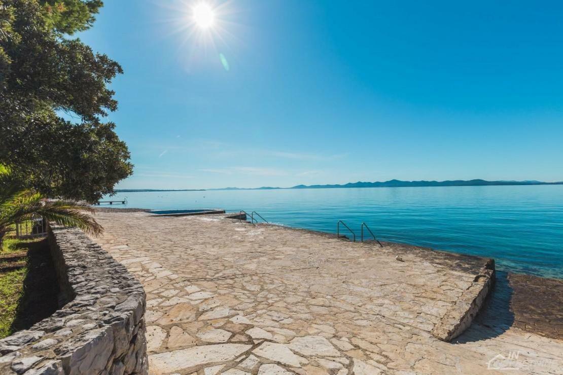 Apartment Sara With Seaview Petrčane Dış mekan fotoğraf
